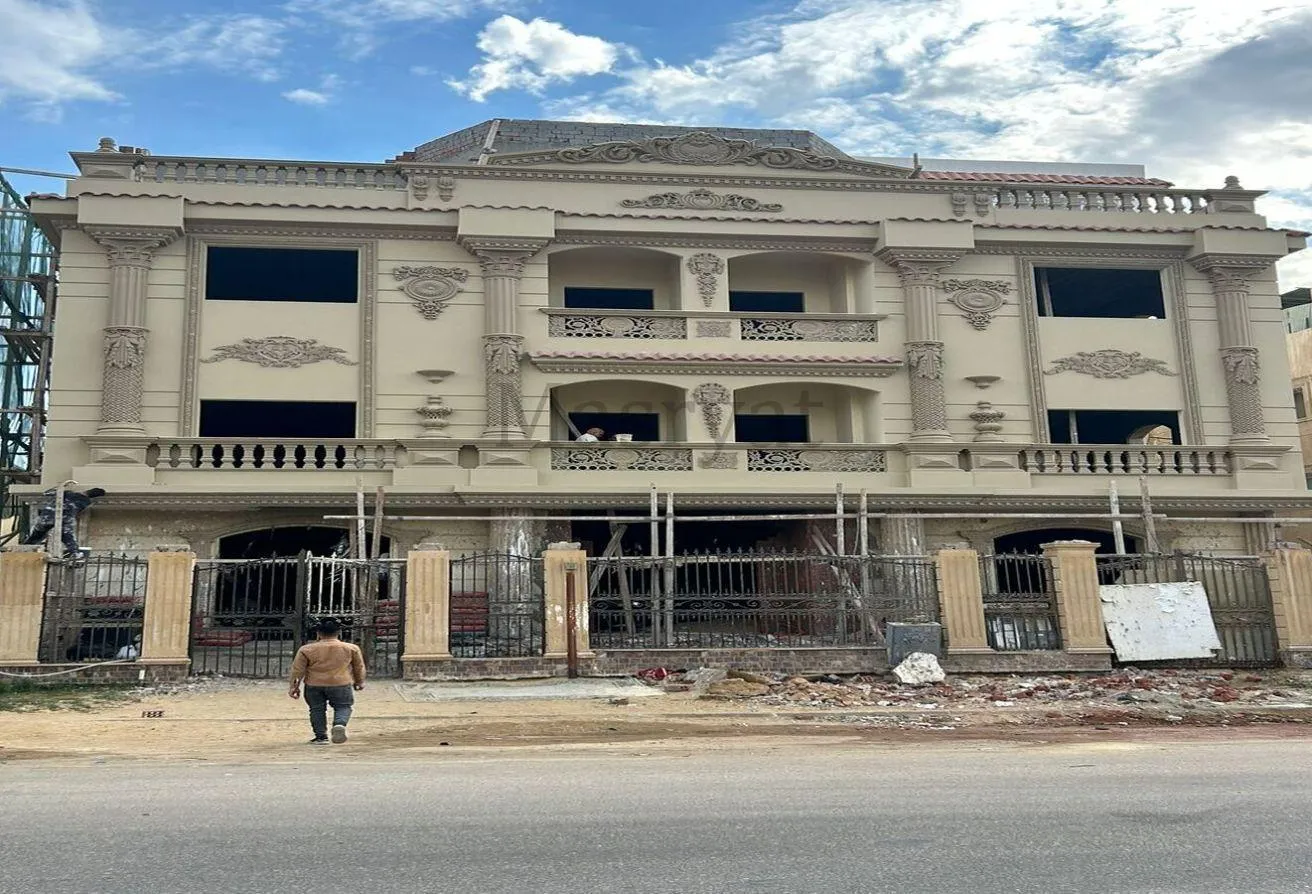 Sale in El Banafseg 9: دوبلكس فخم للبيع في البنفسج فيلات | إطلالة مميزة