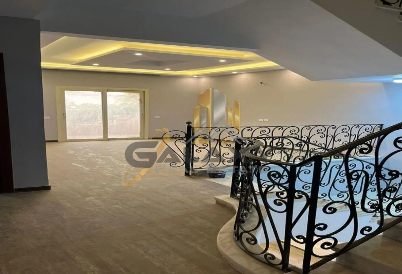 Sale in Les Rois: Best Town House With Privat Garden in Les Rois