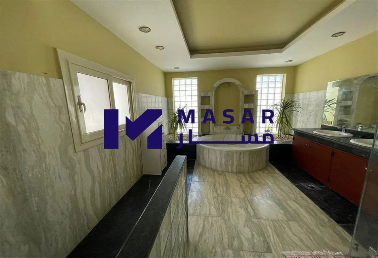 Sale in El Diplomaseen: good deal apartment 390 m in Compound diplomaseen