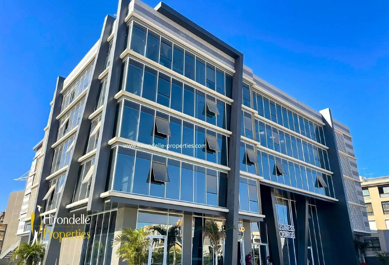 Rent in Azad: Office Space For Rent  In AZAD Business Lounge