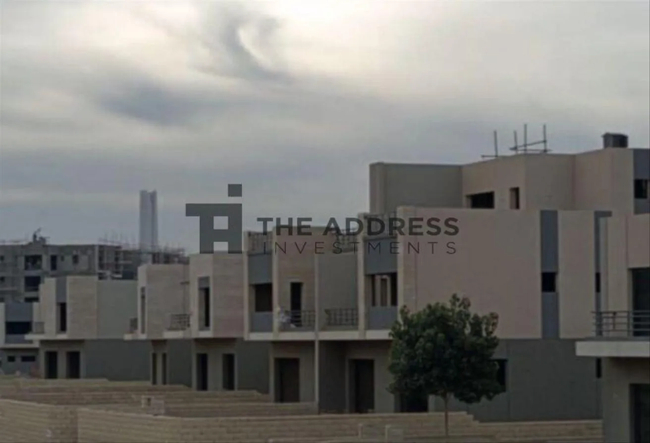 Sale in Park Central: LUXURYFINISHED TOWN HOUSE IN NEW CAIRO+10%DP