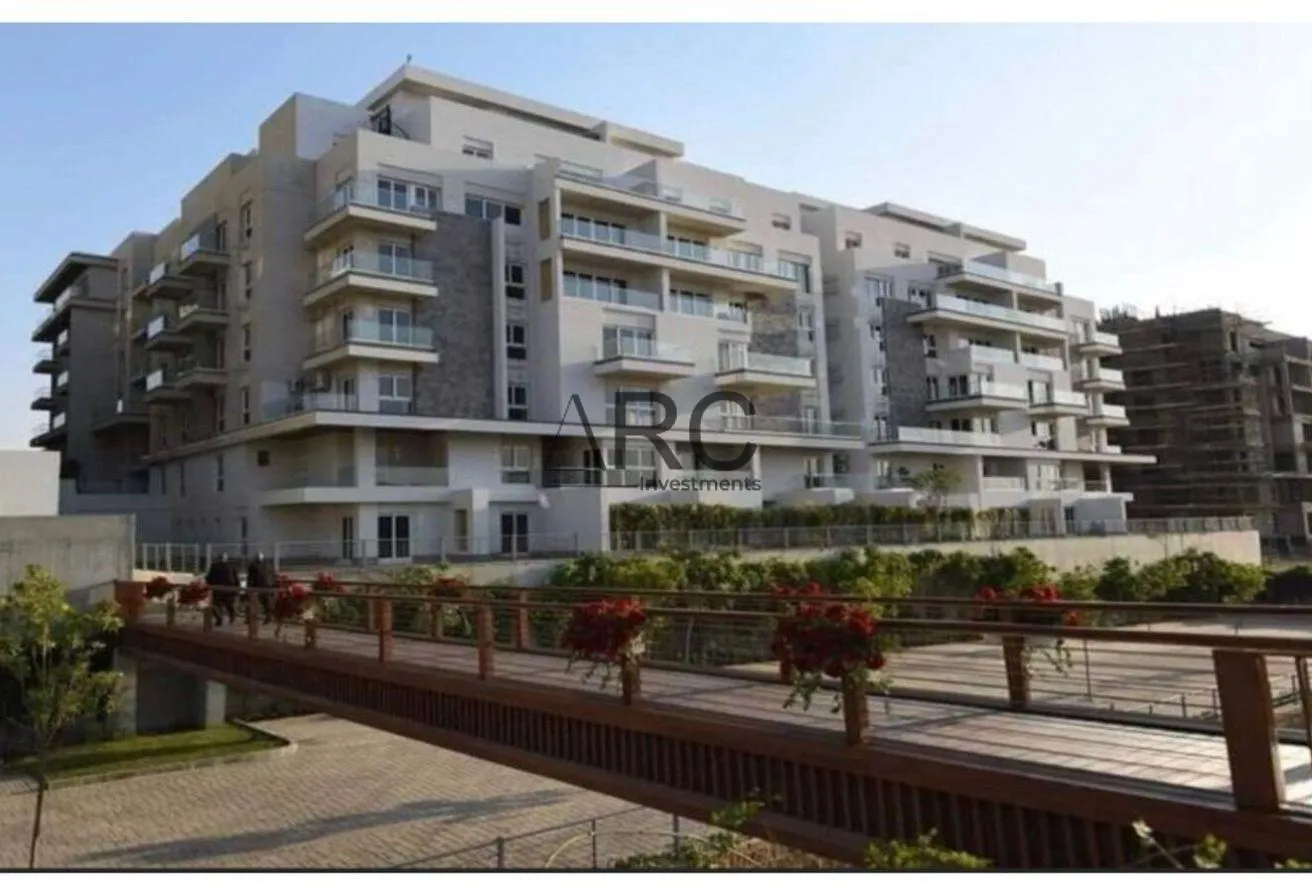 Sale in Mountain View iCity: Ready To Move Ivilla Roof 280 M + 73.5 m Roof