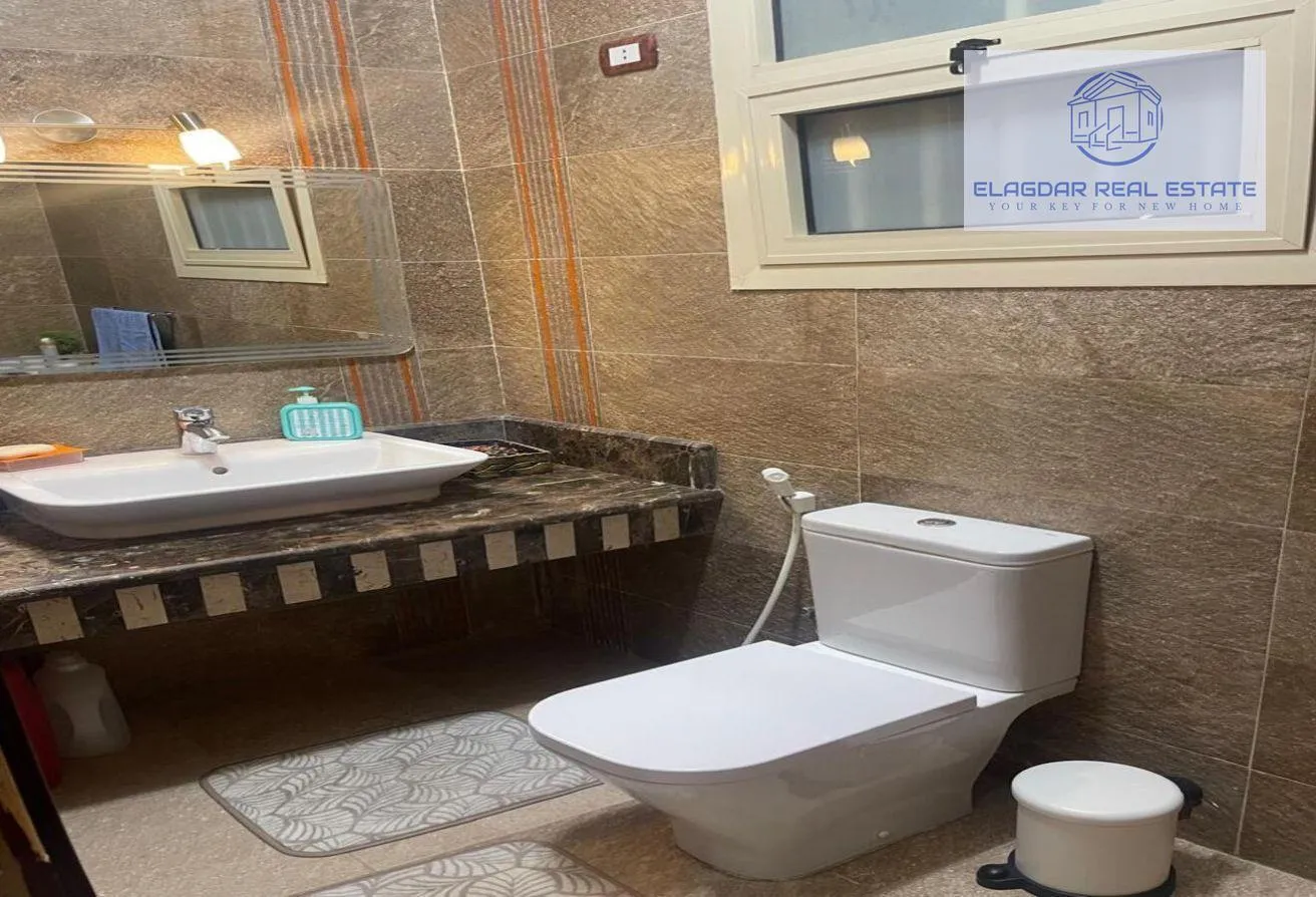 Sale in El Banafseg 9: 400 m2 finished penthouse in Banfsj 9
