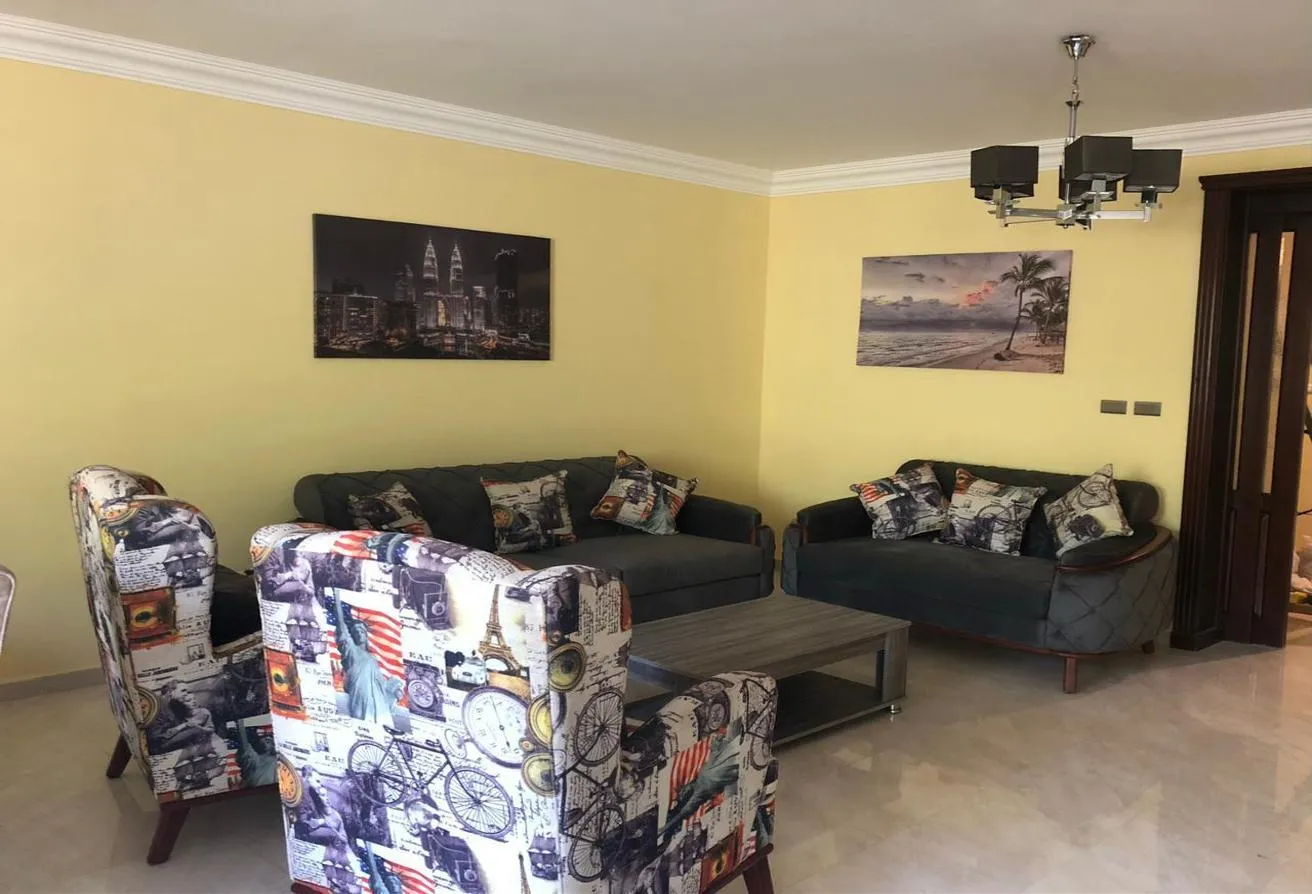 Rent in Rehab City Forth Phase: شقة مفروش120م ارضي بجاردن 60 م تشطيبات فيو جاردن