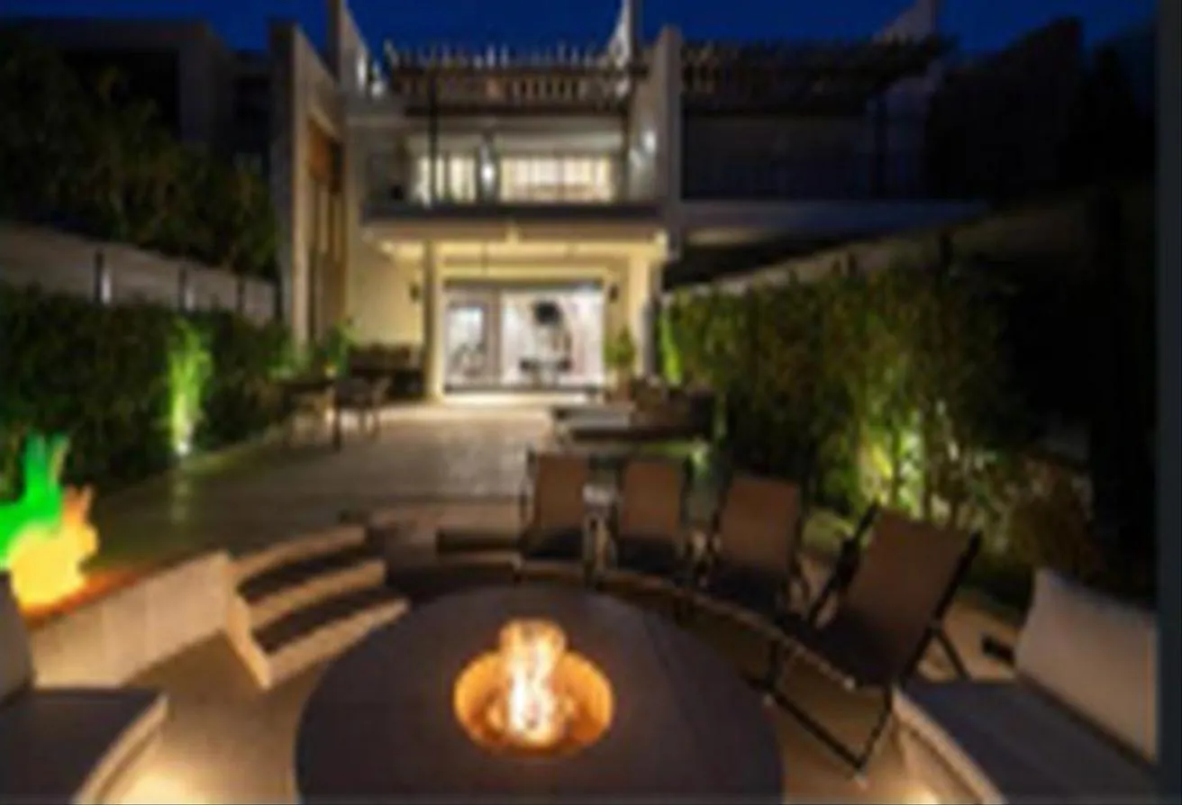 Rent in Westown: Townhouse Ultra Modern Fully Furnished RTM