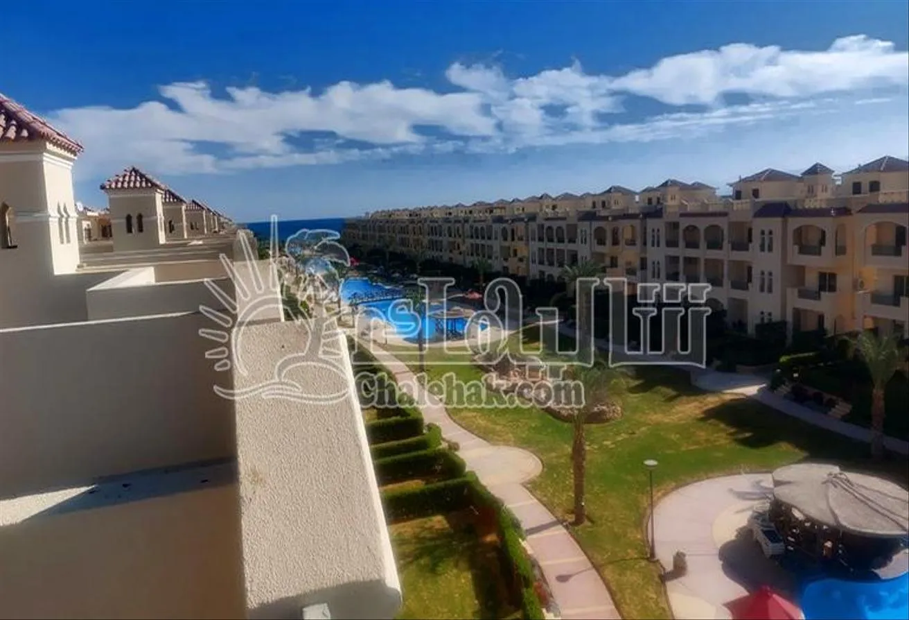 Sale in Palm Beach: للبيع شاليه دور ثاني بمنتجع لاسيرينا بالم بيتش