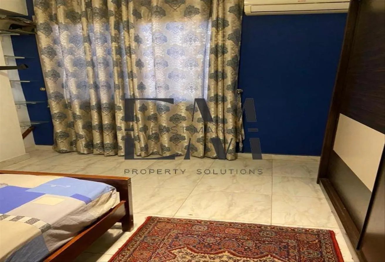 Rent in Fatma Al Sharbatly Mosque: duplex near fatma sharbatly 265m 2nd f with roof