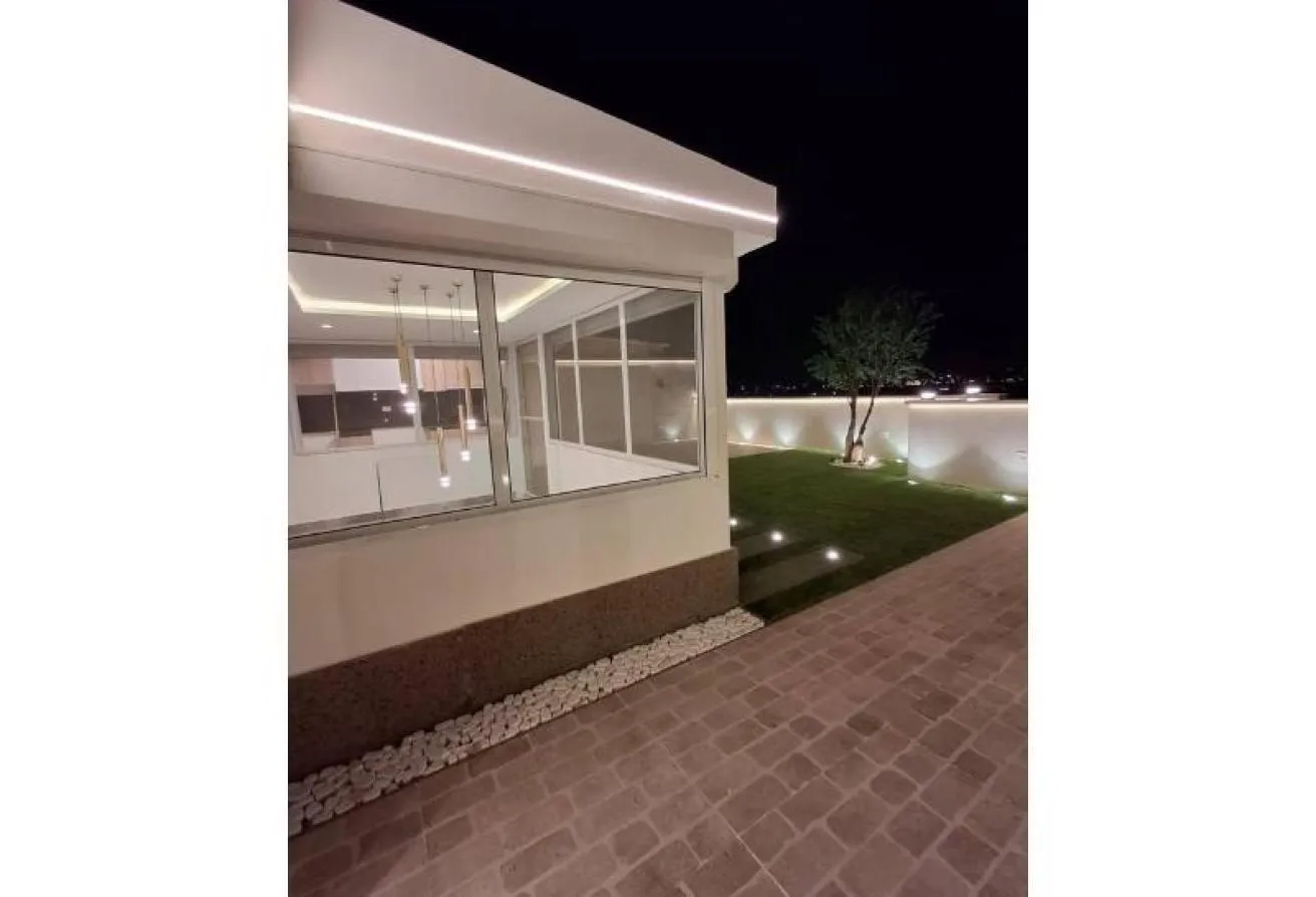 Sale in Zayed Dunes: Penthouse for Sale in Zayed Dunes - first use