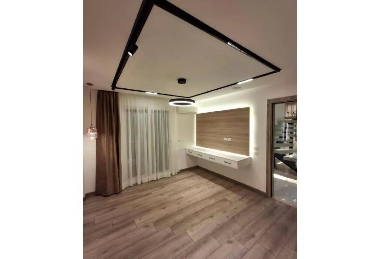 Gallery Image 6