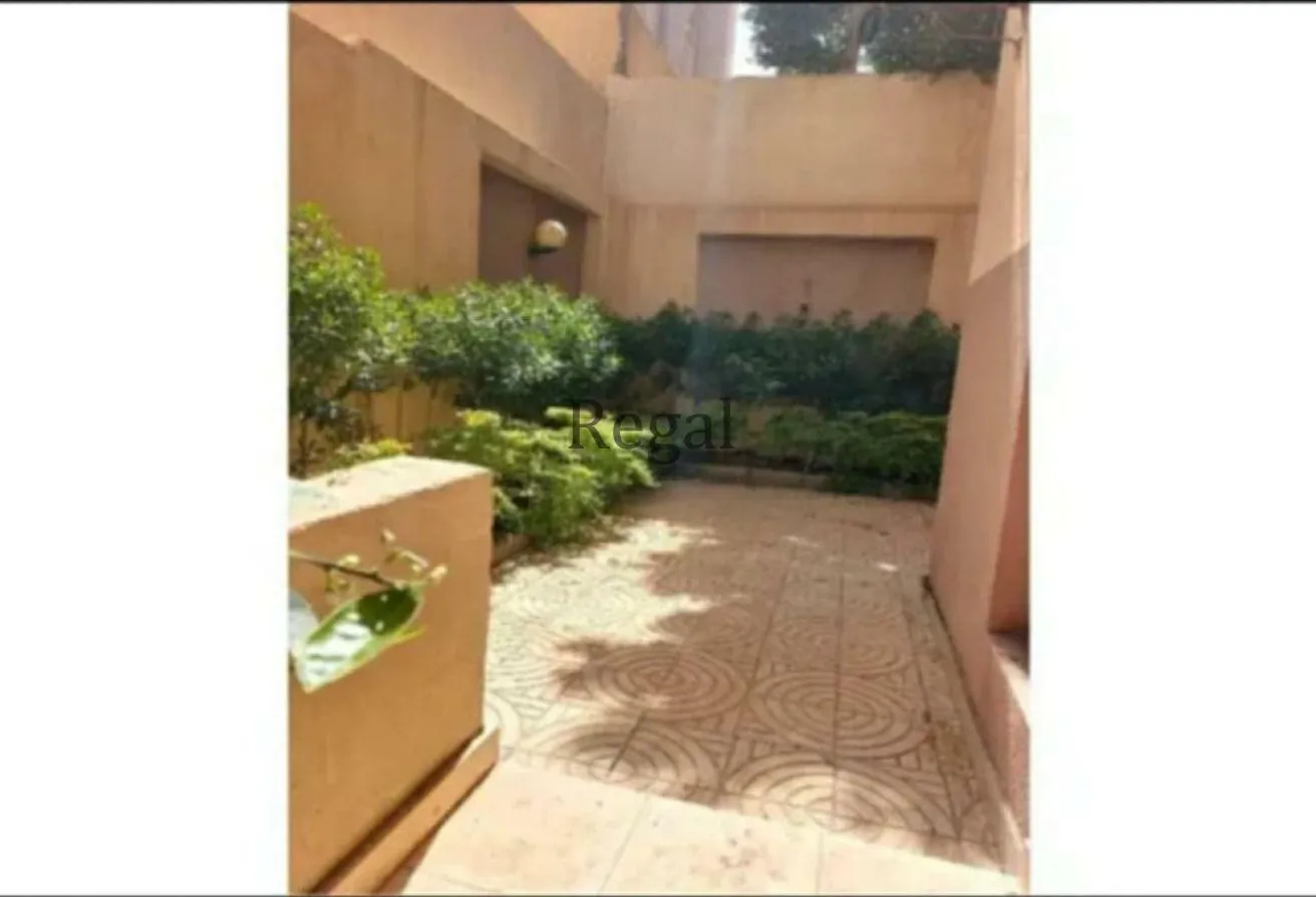 البيع في طريق وصلة دهشور: امتلك وحدة سكنية باكبر مساحة جاردن خلف مول العرب 