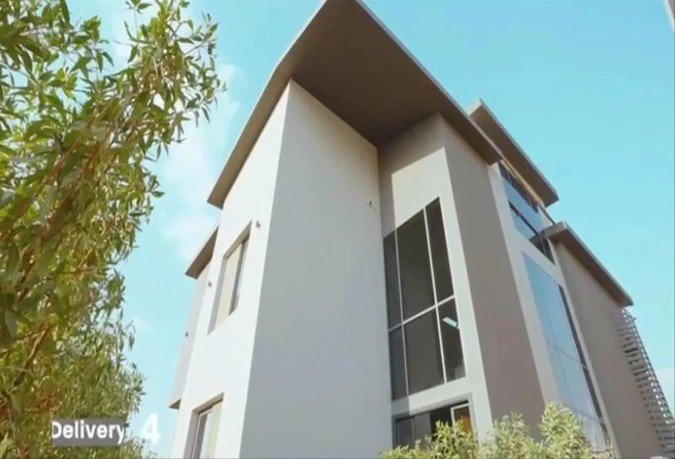 Sale in Creek Town: For sale duplex with garden, immediate + installme