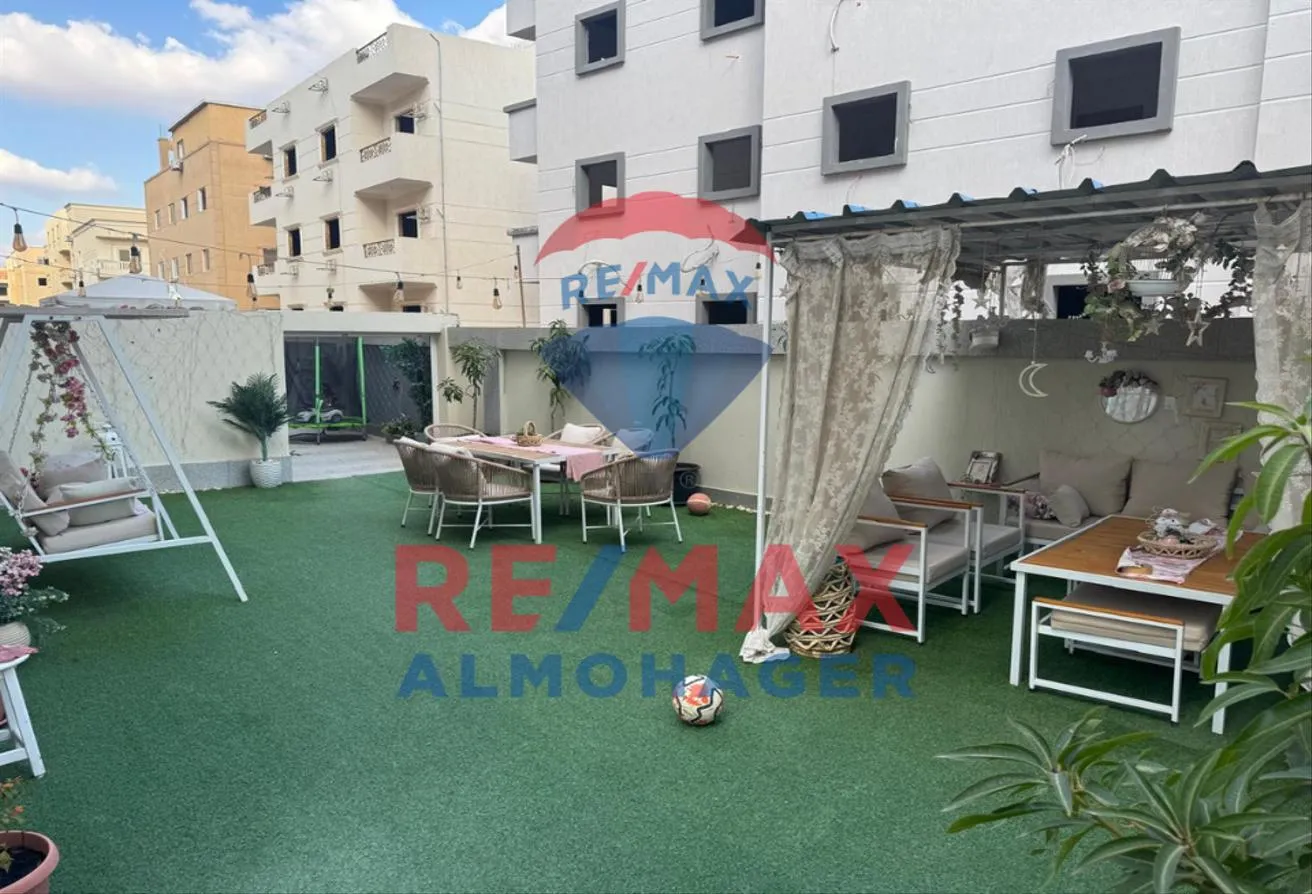 Sale in Zayed 2000: Duplex w Garden in Zayed Heights – Ultra-Super Lux
