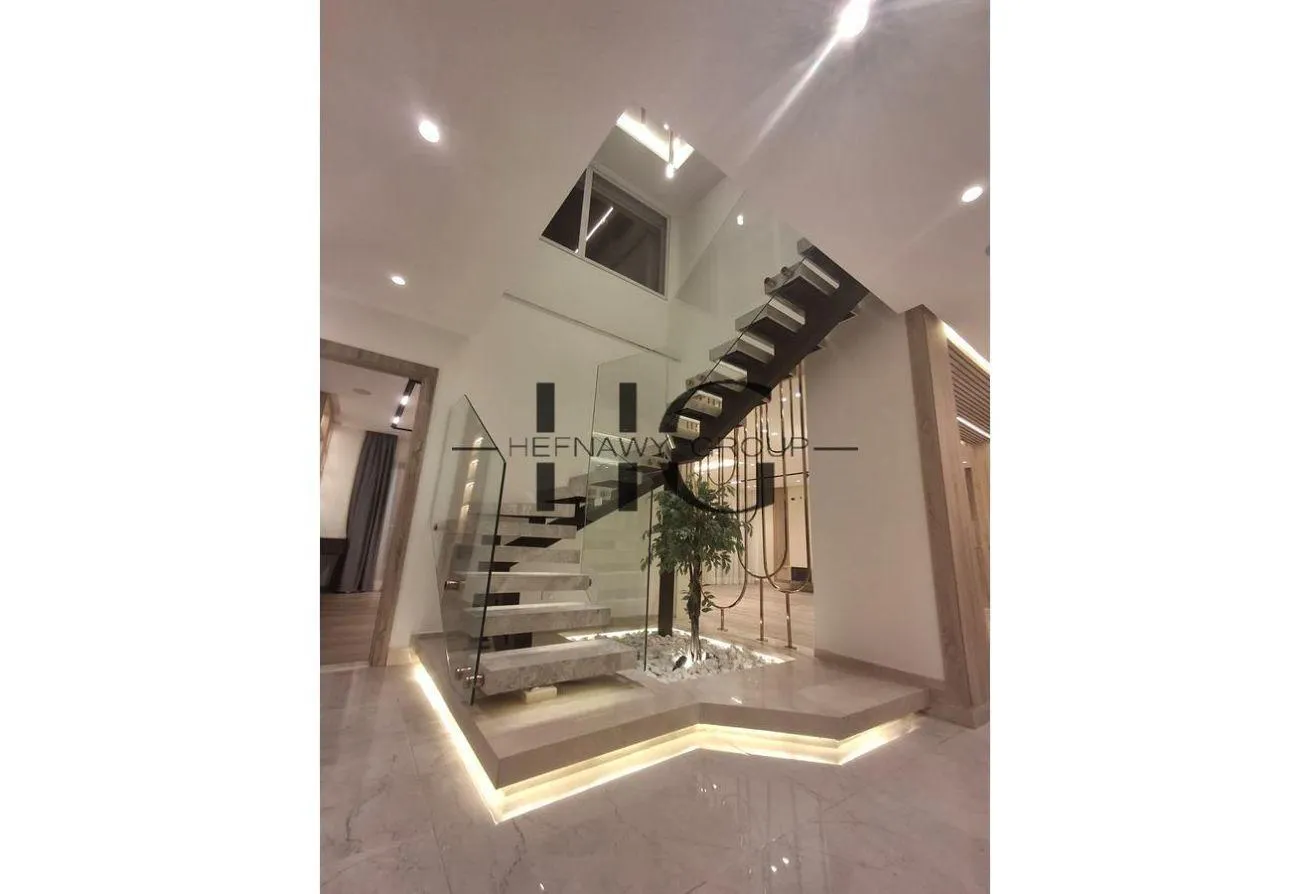Sale in Zayed Dunes: "Penthouse First Use Luxurious Finishing