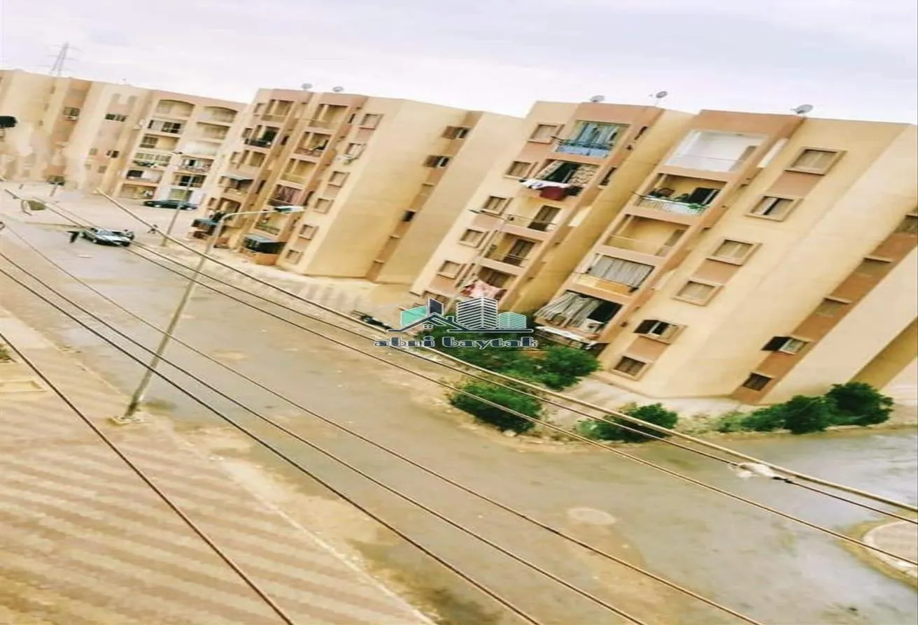Sale in Hadayek October: شقة ٧٠متر نصف تشطيب بحدائق أكتوبر
