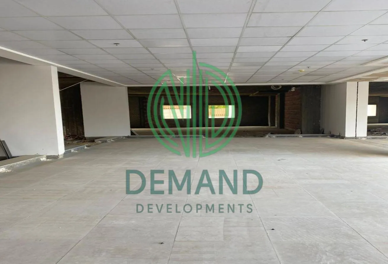 Sale in Piazza 59 Mall: Office For sale 54 M veiw club house zayed dunes
