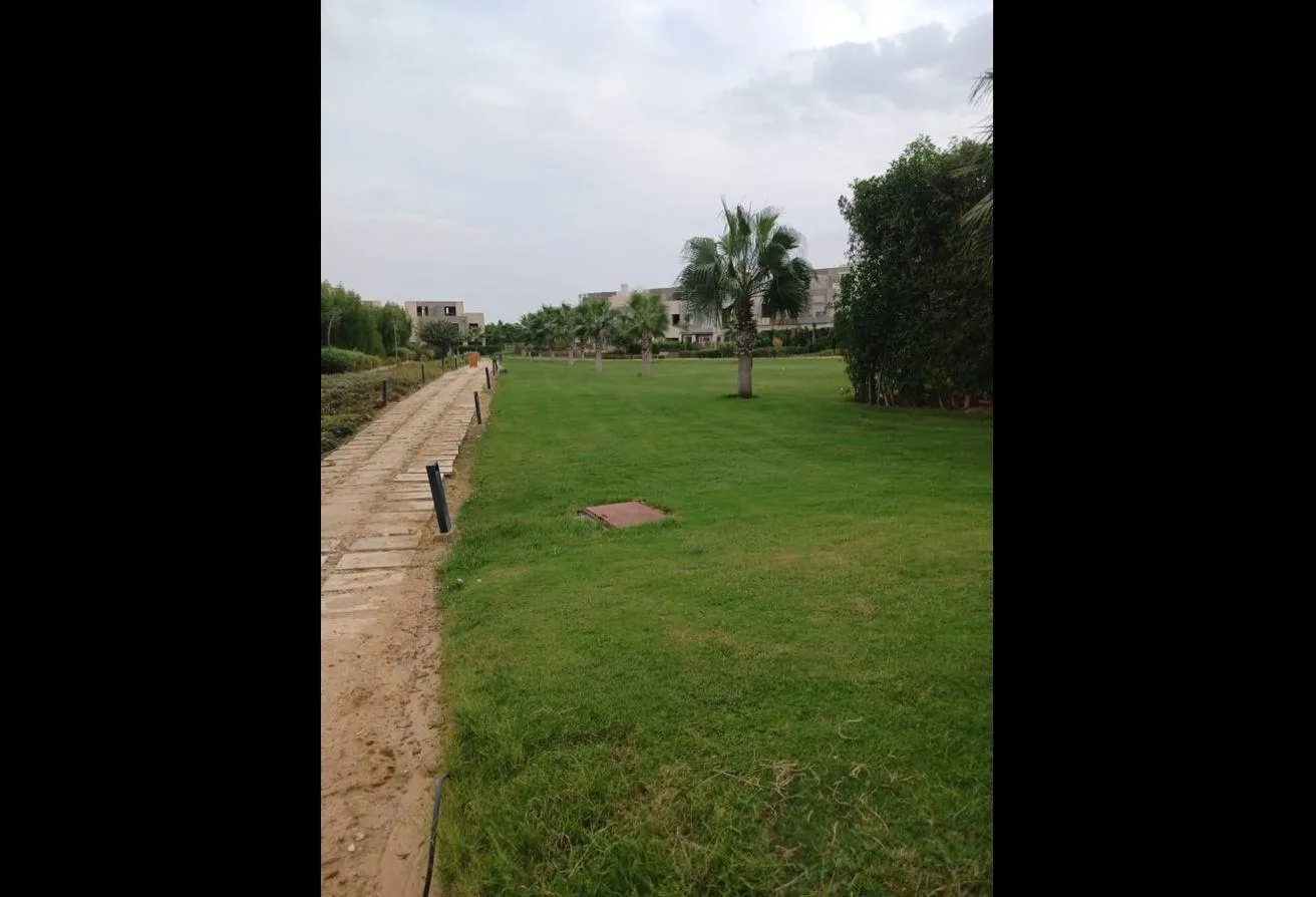 البيع في بالم هيلز وودفيل: تاون هاوس للبيع استلام فوري بسعر لقطه كمبوند بالم 