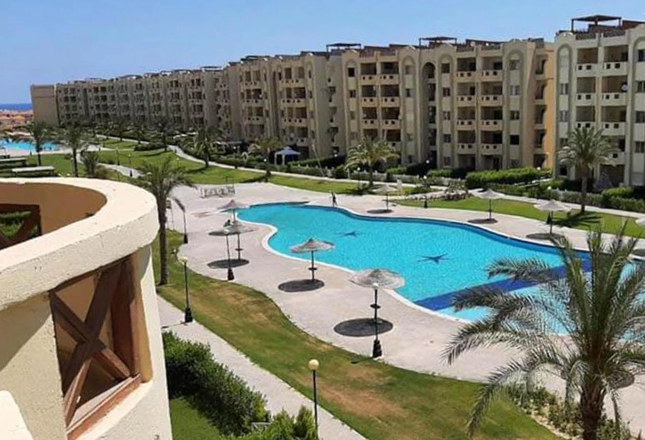 Sale in Stella Heights: He bought a chalet+garden next to Marassi