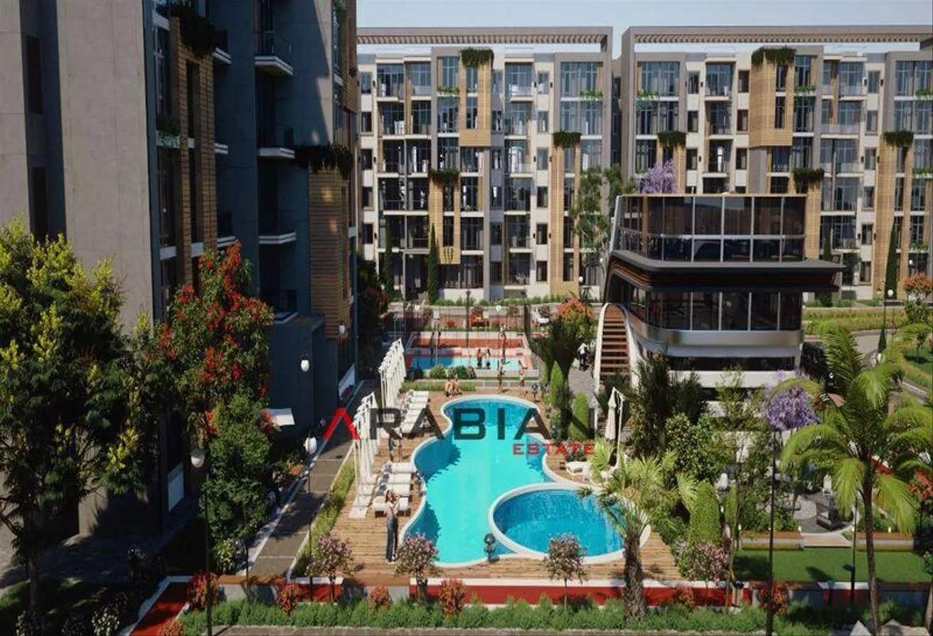 Sale in Valencia Valley: Shop 50m in Food Court next to AUC|Over 10Years
