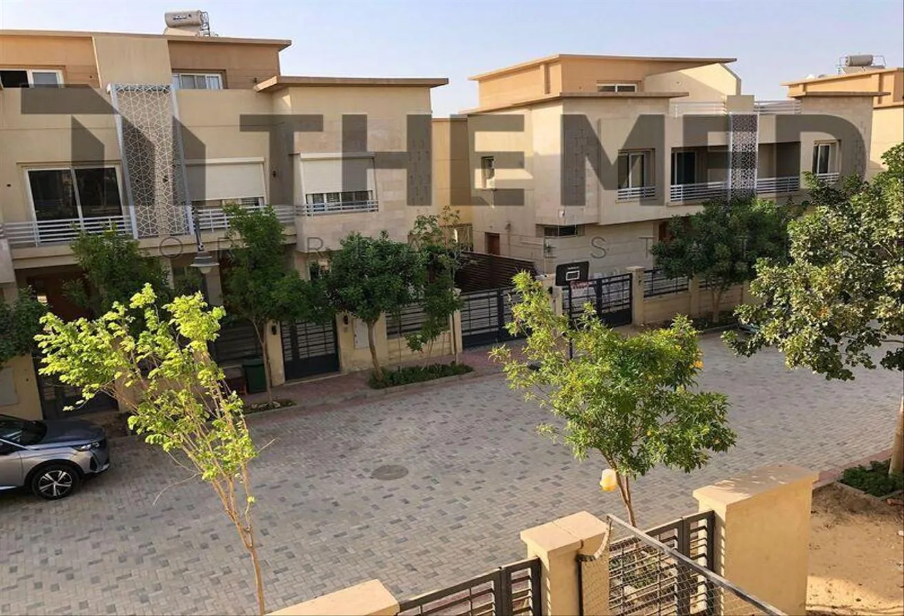 Sale in Jewar: توين هاوس متشطب للبيع في الشيخ زايد, استلام فوري
