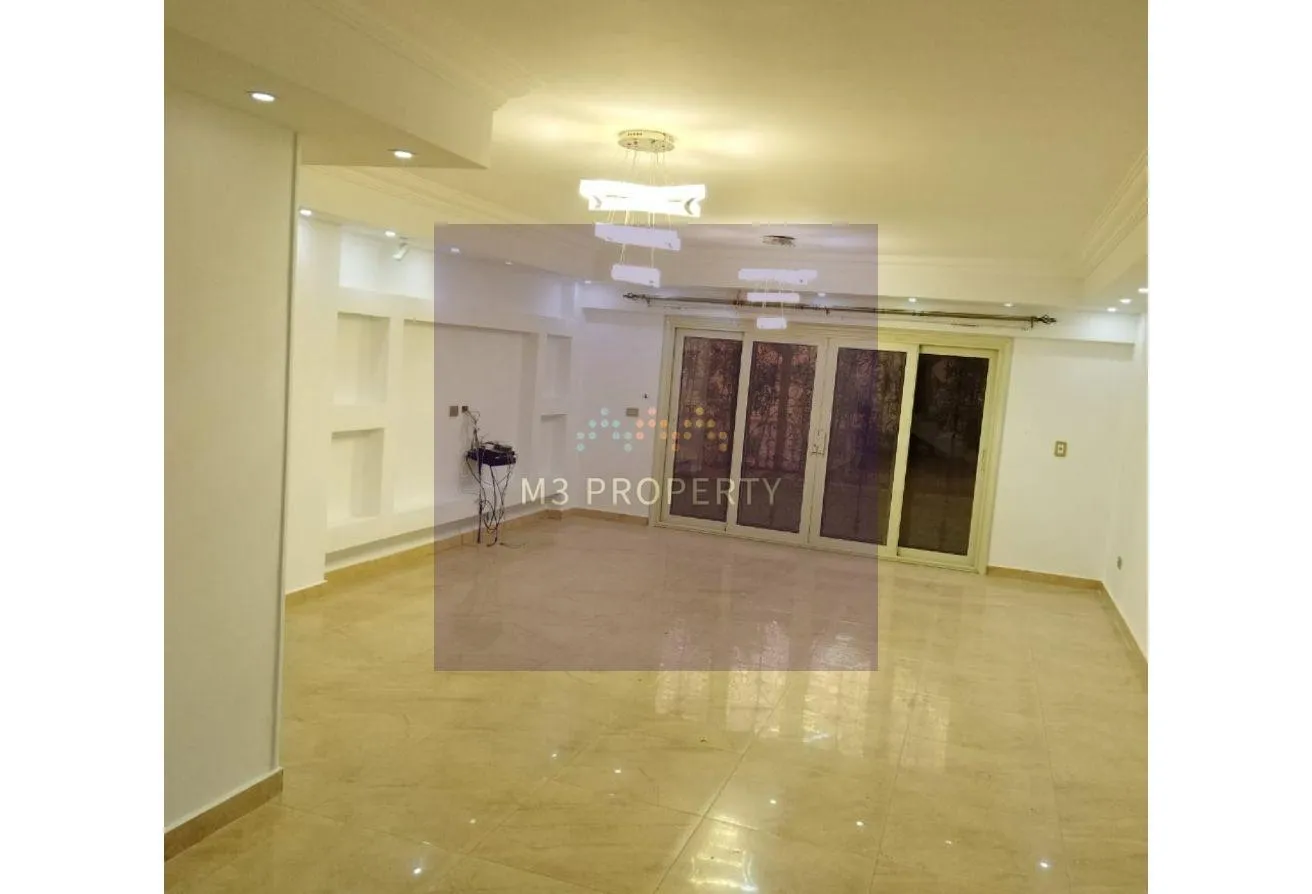 Sale in Pyramids Walk: For sale, a villa in Pyramids Walk Compound at les