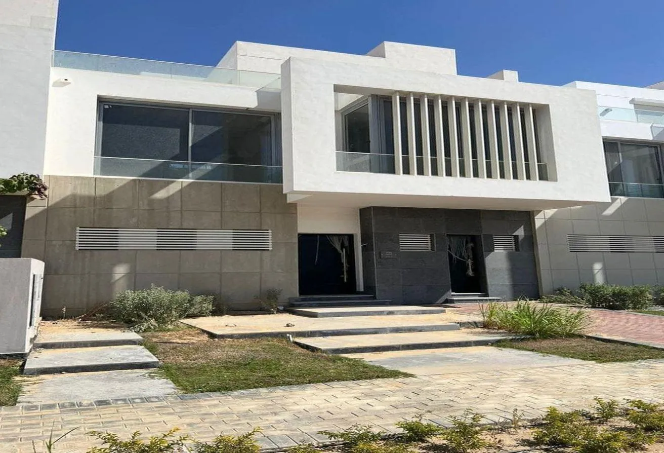 البيع في جولز: بموقع ممتاز توين هاوس بكمبوند جولز بجوار نيو جيزه 