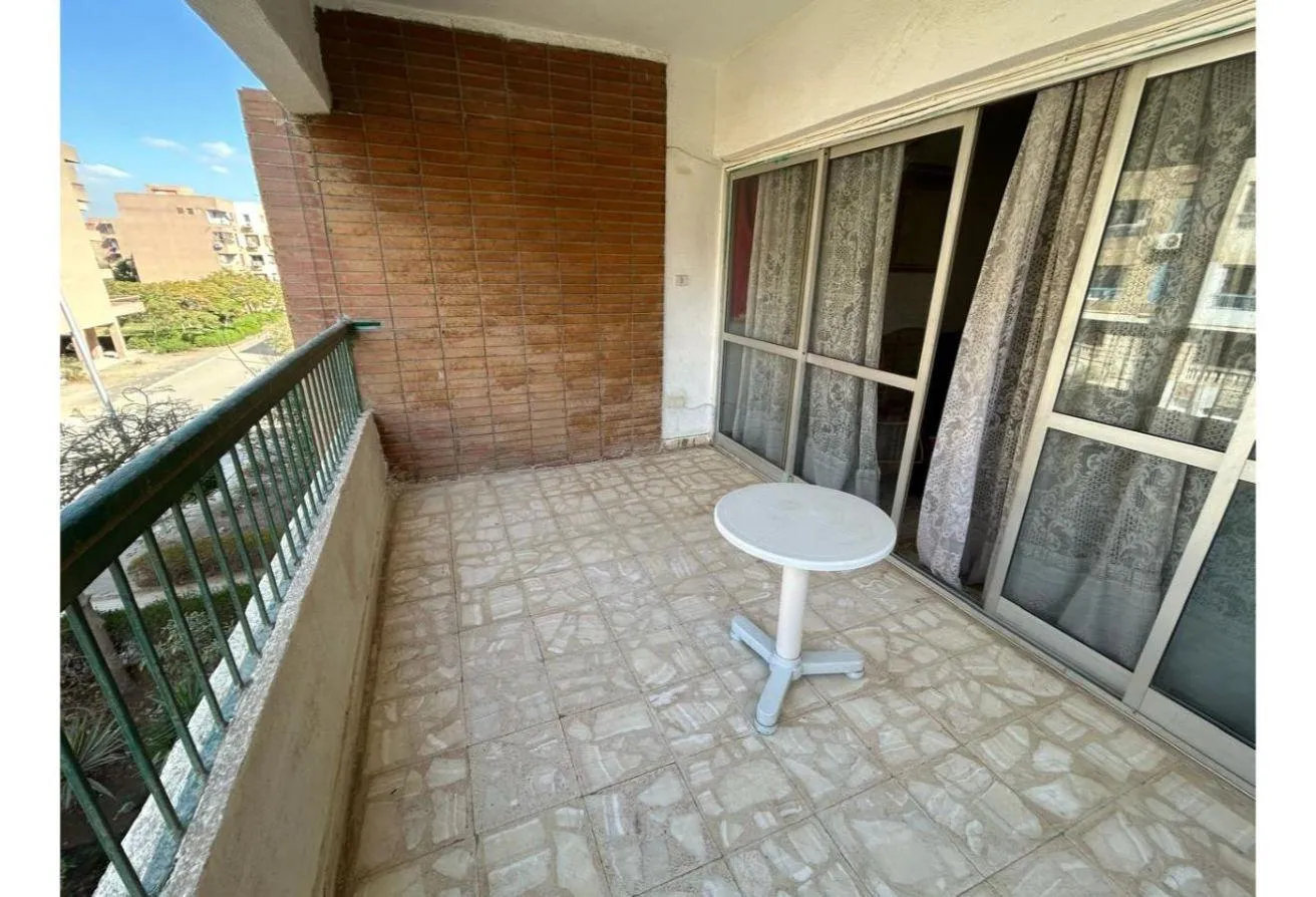 Rent in 8th District: شقة مفروشة للإيجار في 6 أكتوبر - عمارات البنك
