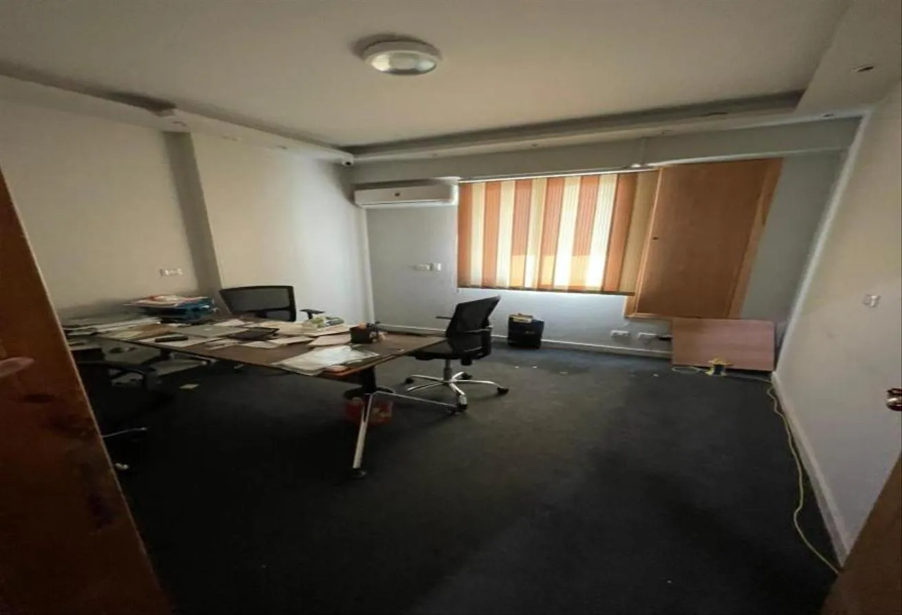 Rent in Beverly Hills: Administrative Office Clinic For rent in Beverly