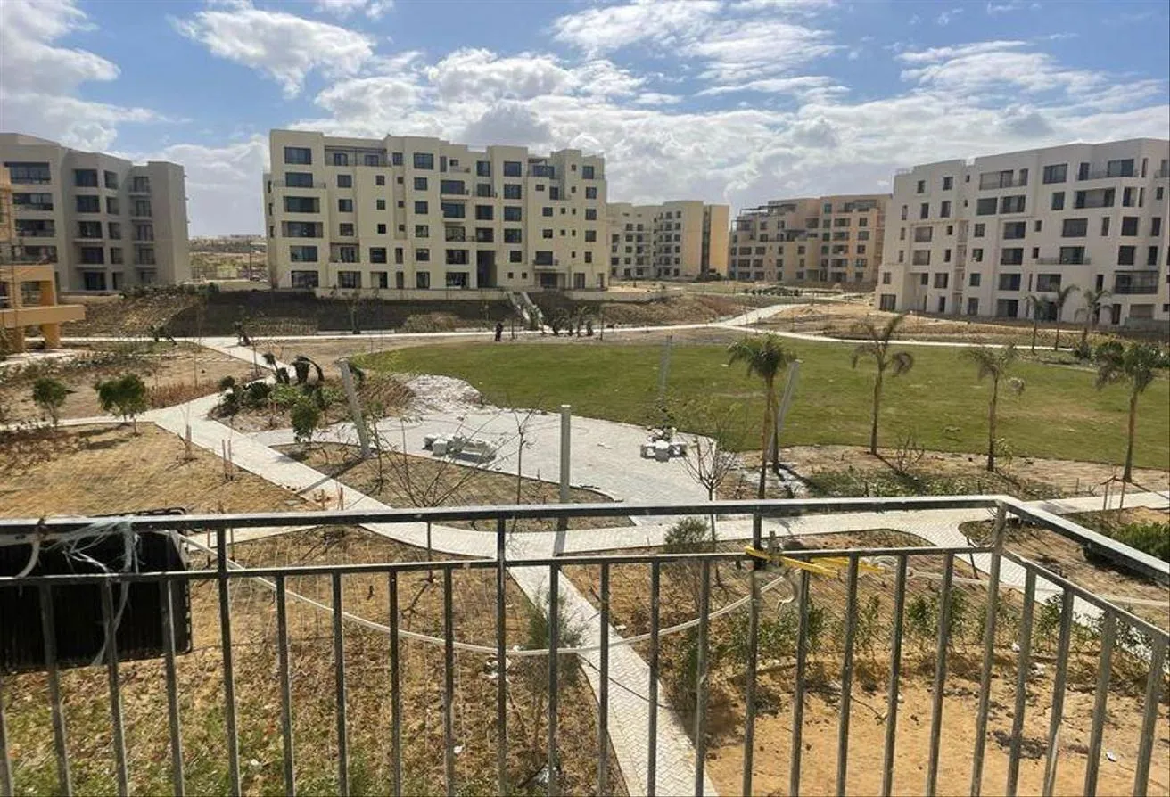 البيع في أو ويست: بنتهاوس موقع مميزكاملة التشطيب استلام فوري 