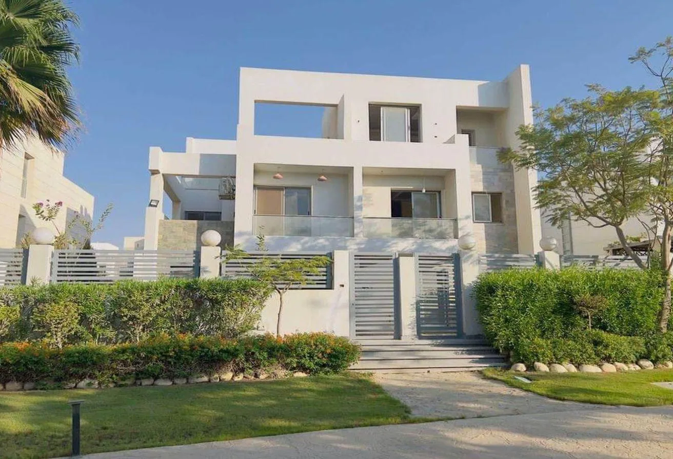 Sale in Cleopatra Square: Prime located villa for sale in Cleopatra Square
