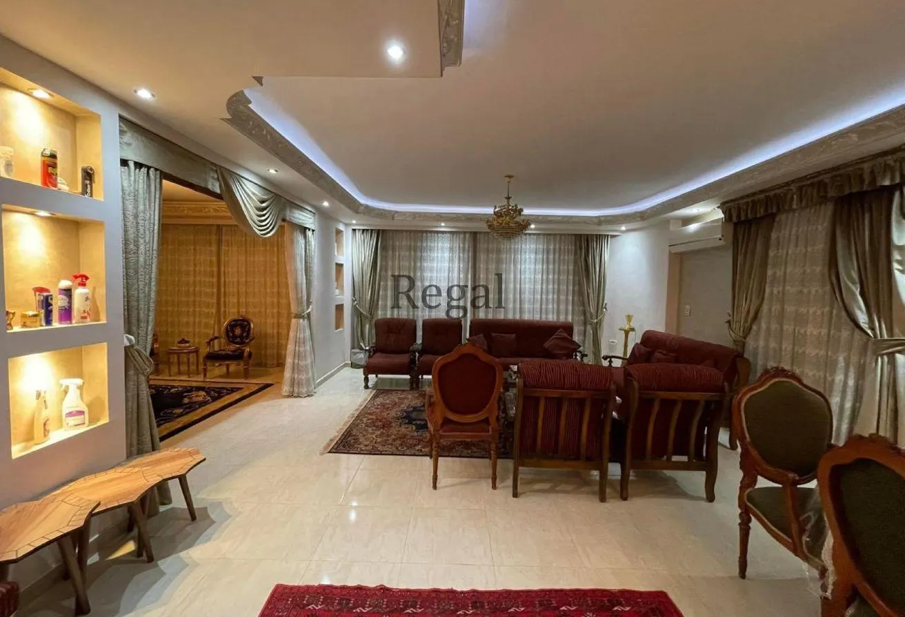 Sale in Mountain View October Park: شقة للبيع في حى الفيلات ٦ أكتوبر قرب شارع الخزان