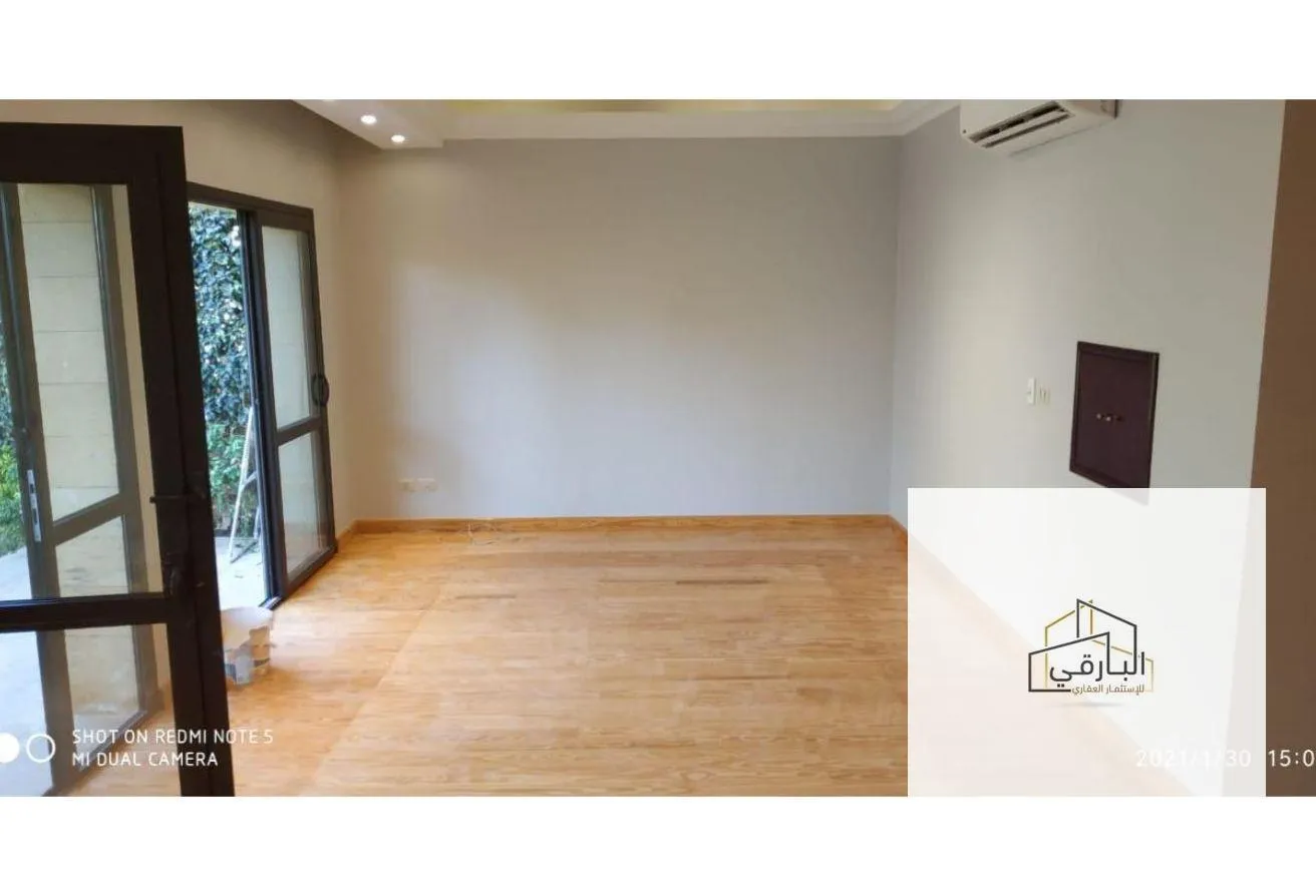 Sale in Westown: Penthouse for sale in courtyard ( sodic )