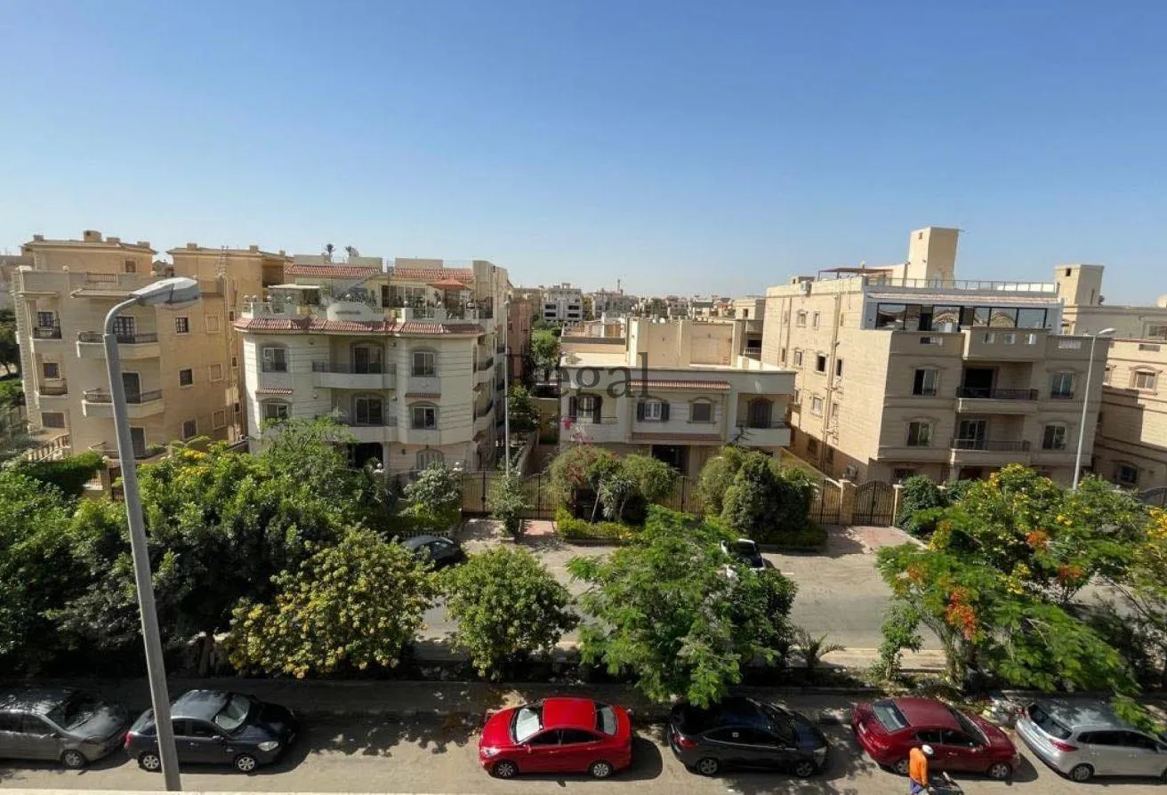 Sale in El Yasmeen 1: شقه في اميز لوكيشن في التجمع الخامس