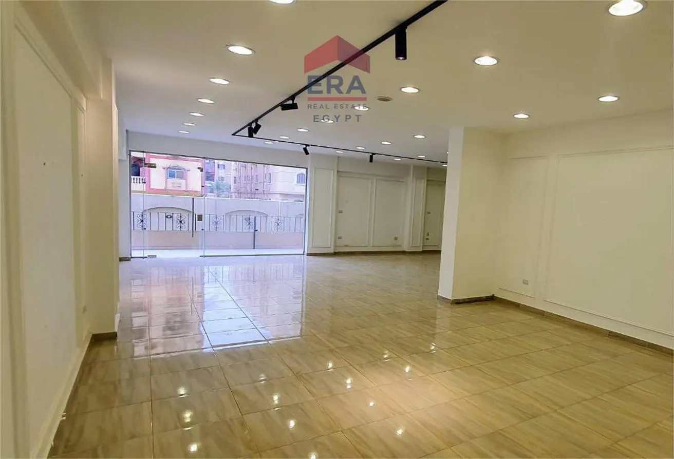 Sale in Al Mehwar Al Markazi: For sale Clinic Cairo Medical Center. (6th 