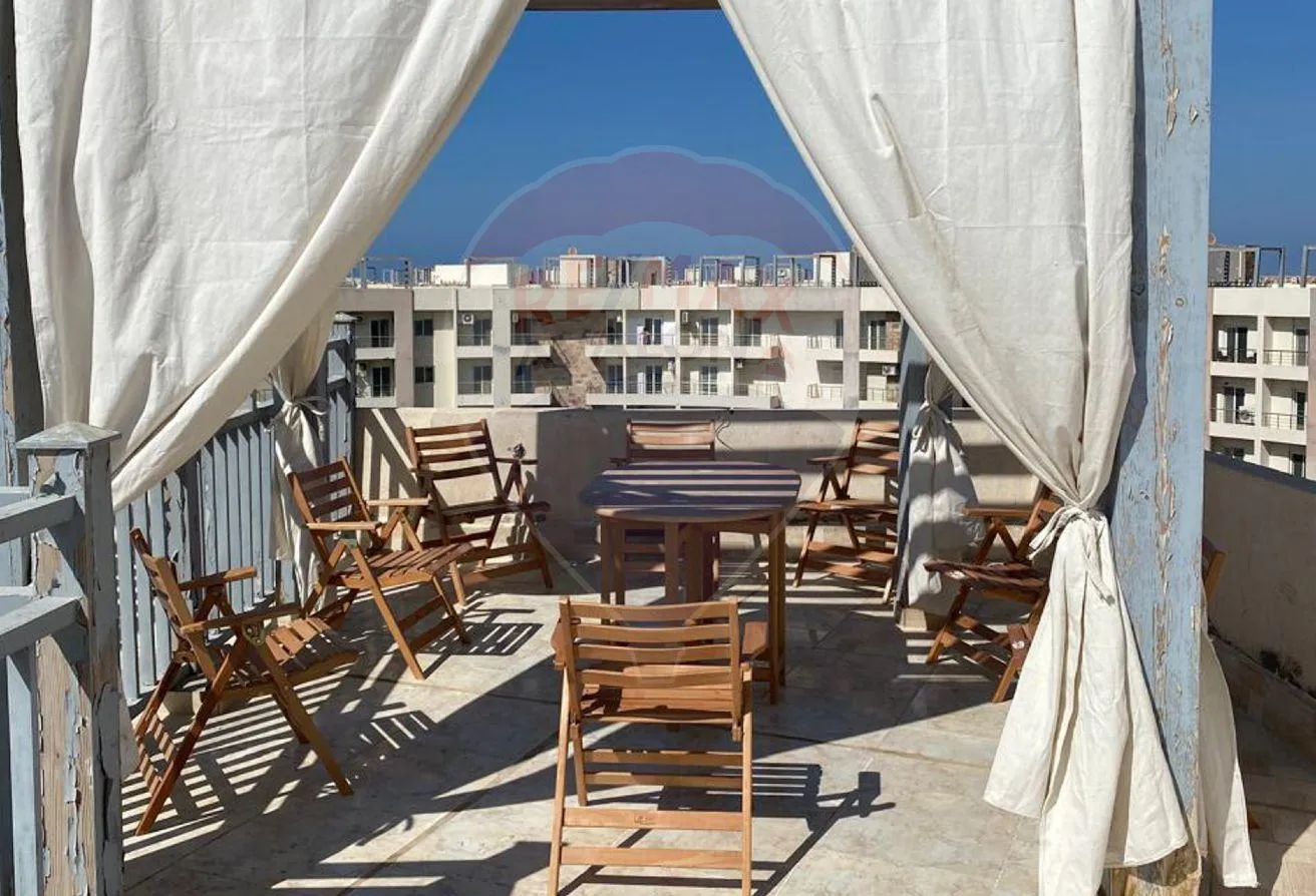 Sale in Marseilia Beach 4: Chalet with roof for sale (Marseille Beach 4) 90 m