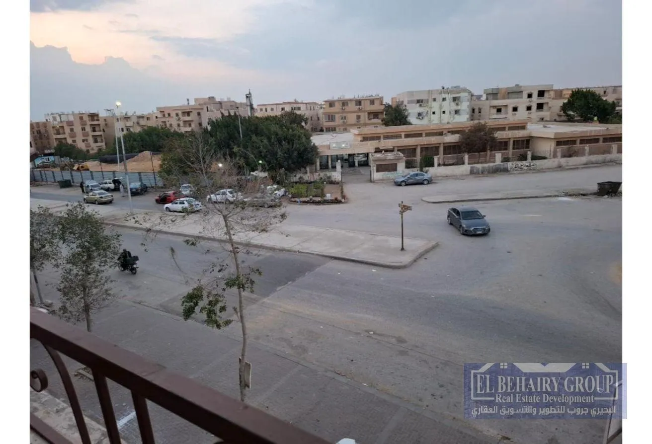 Sale in District 3: شقة للبيع في التجمع الخامس الحي الثالث