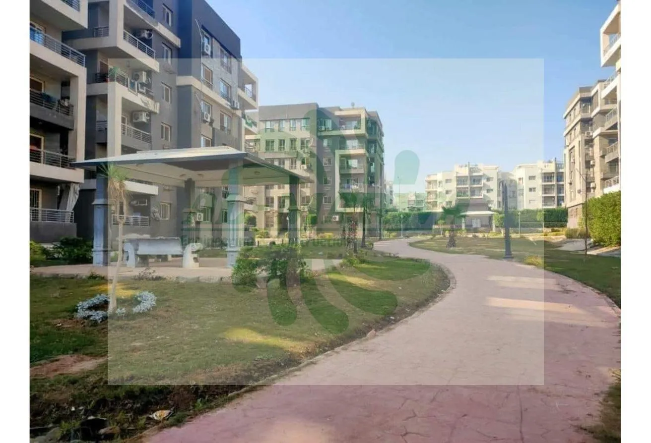 Sale in Dar Misr   Phase 2: شقة للبيع دار مصر الحى12 الدور الاول مصعد قلب زايد