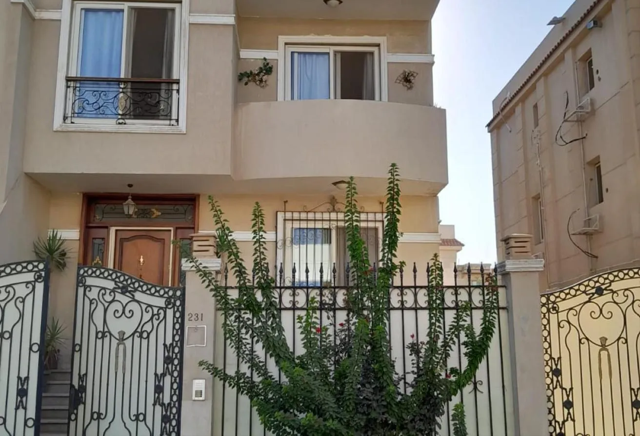 Sale in Sheikh Zayed Desert Road: For sale, an apartment of 200 sqm in zayed