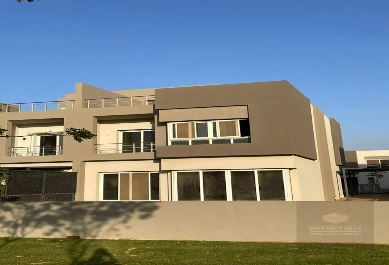 Sale in Ivoire: Villa for sale with 10y, RTM near Al Ahly Club.
