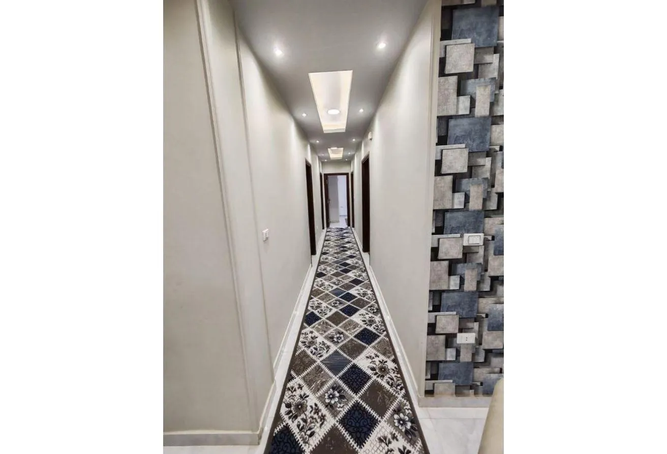 Rent in 8th District: ZD8DU220M