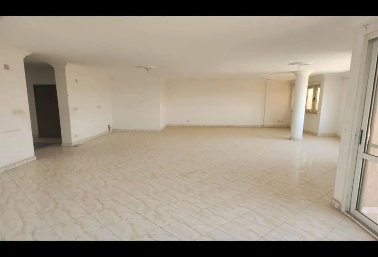 Sale in Rehab City Forth Phase: شقه للبيع 300م تشطيب متميز بسعر تجاري بجوار النادي