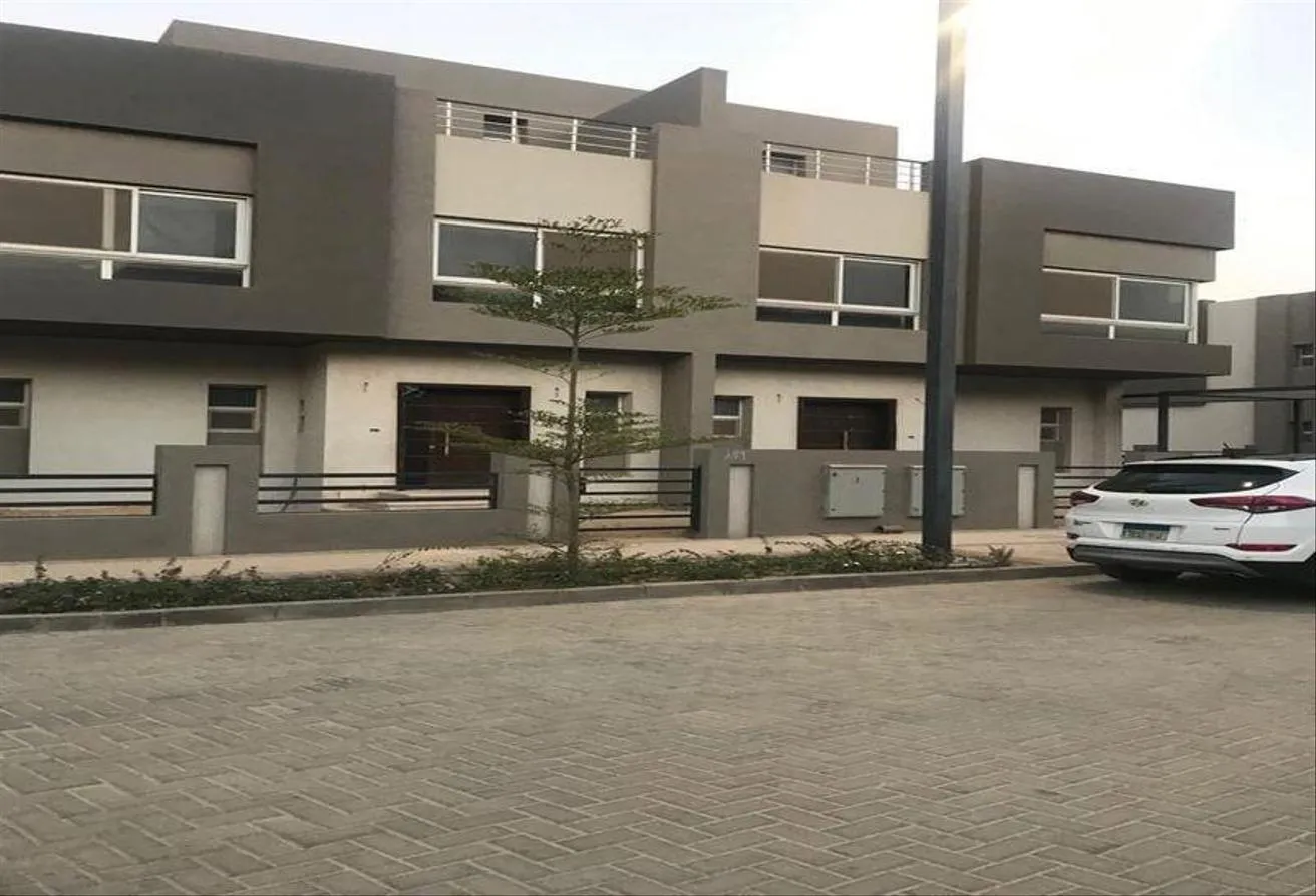 Sale in Etapa: Twin house open view in Etapa Sheikh Zayed