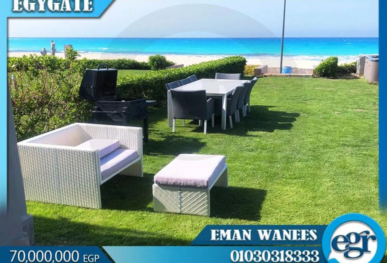 Sale in La Vista Cascada: Stand Alone Villa in La Vista Cascada Direct Sea
