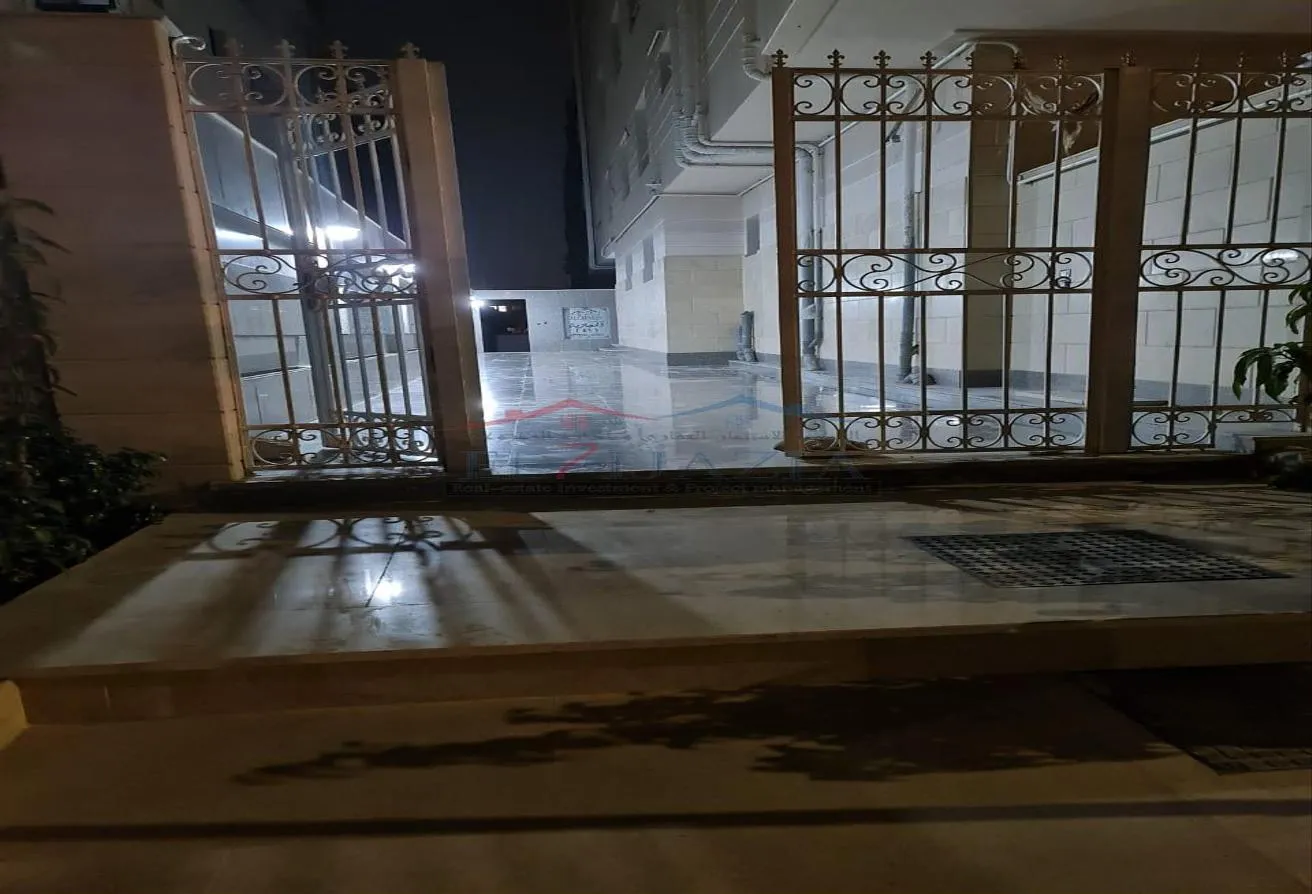 Sale in 1st Area: شقه200م بجوار جرين هلز بحى الاوركيد مدينة الشروق