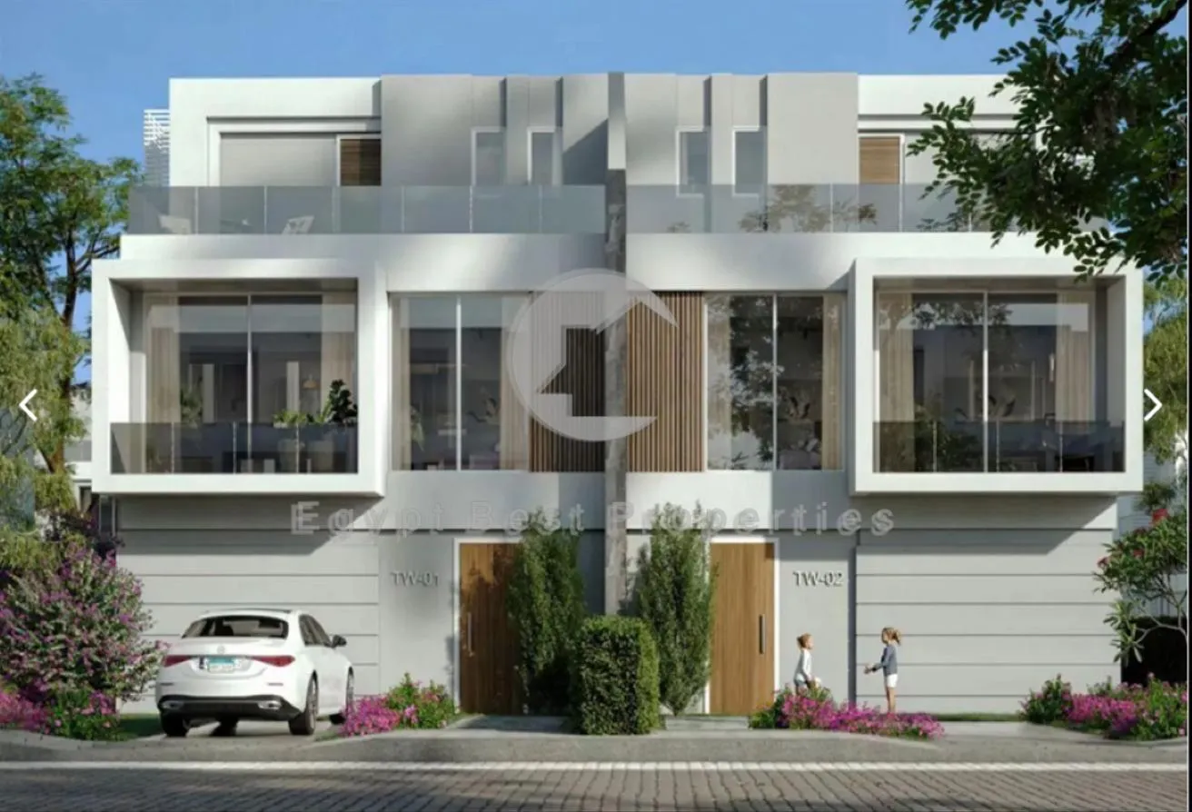 Sale in El Patio Town: Villa for sale in prime location new cairo dp 5%!