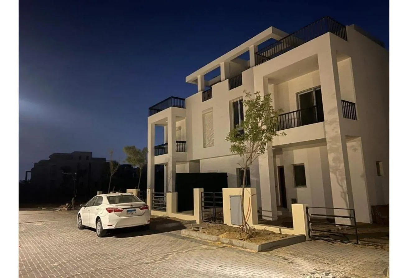 البيع في لاك ڤيل: توين هاوس للبيع استلام فوري ف كموبند lac ville 