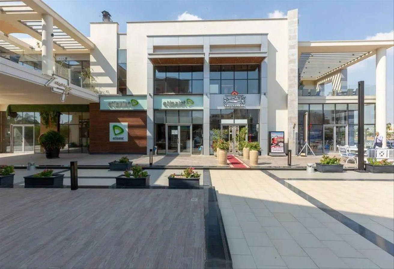 Sale in Ritzy: Ground floor shop ready to move in Atrium Mall
