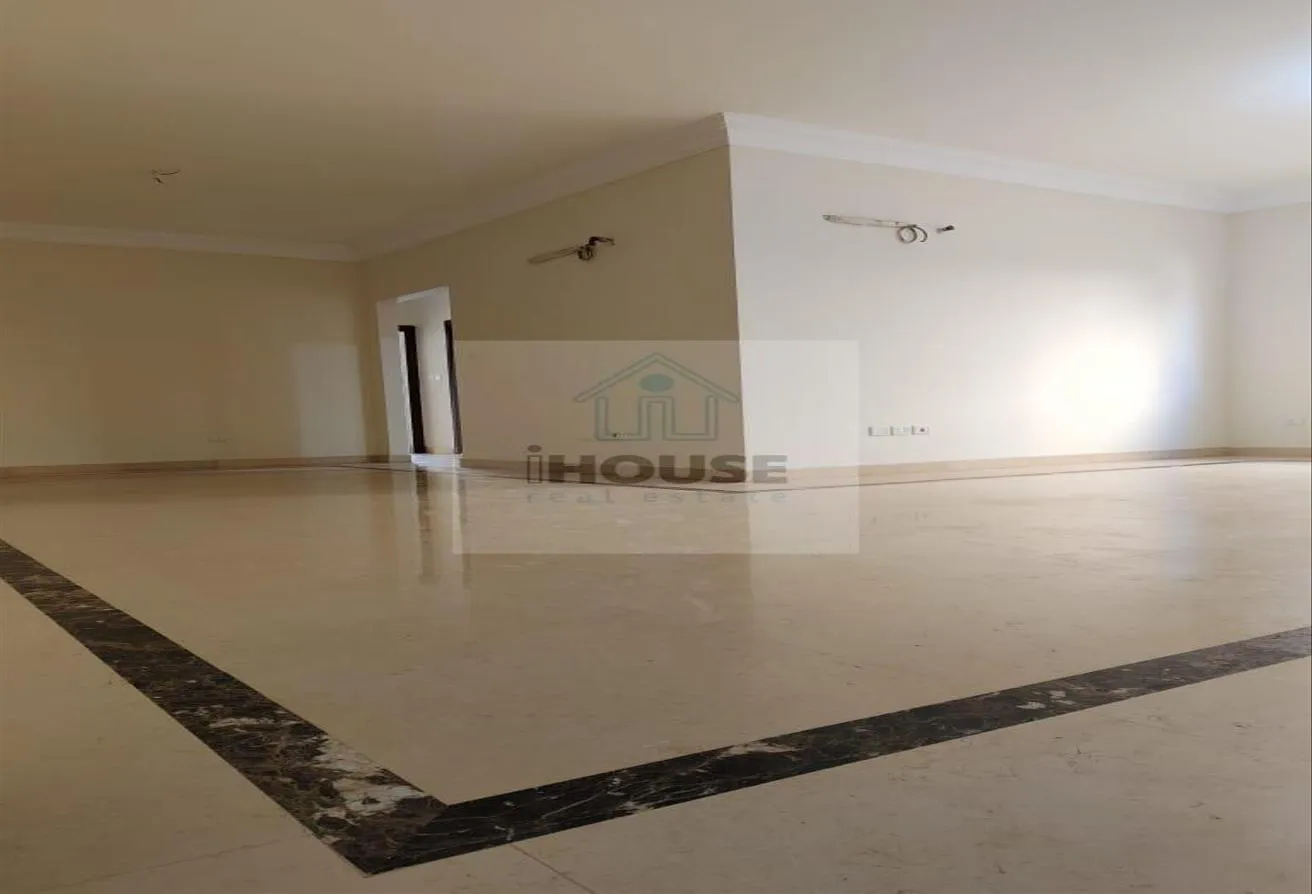 Sale in West Arabella: Apartment for sale in West Arabella