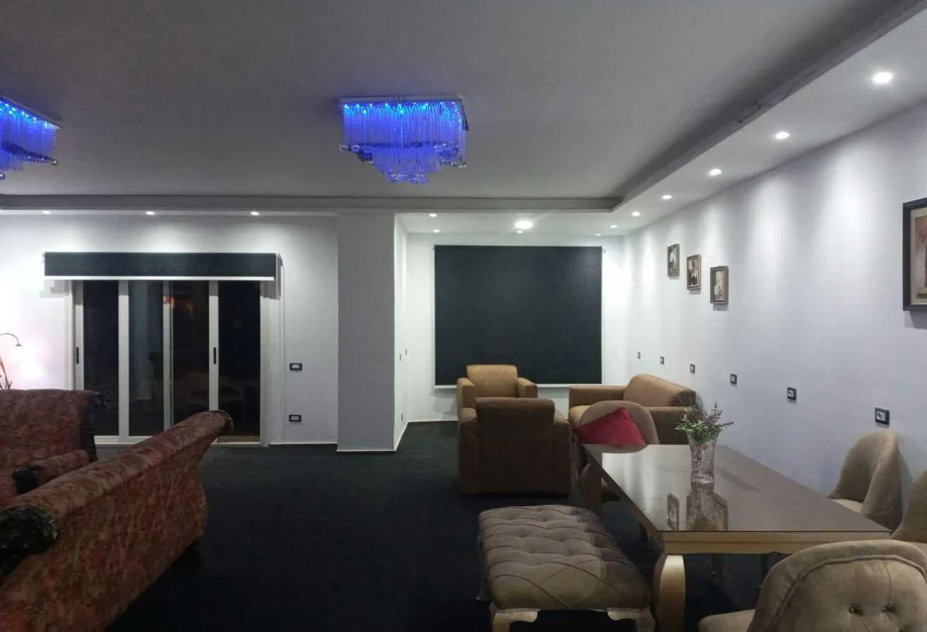 Rent in District 2: Furnished apartment for rent on South 90th
