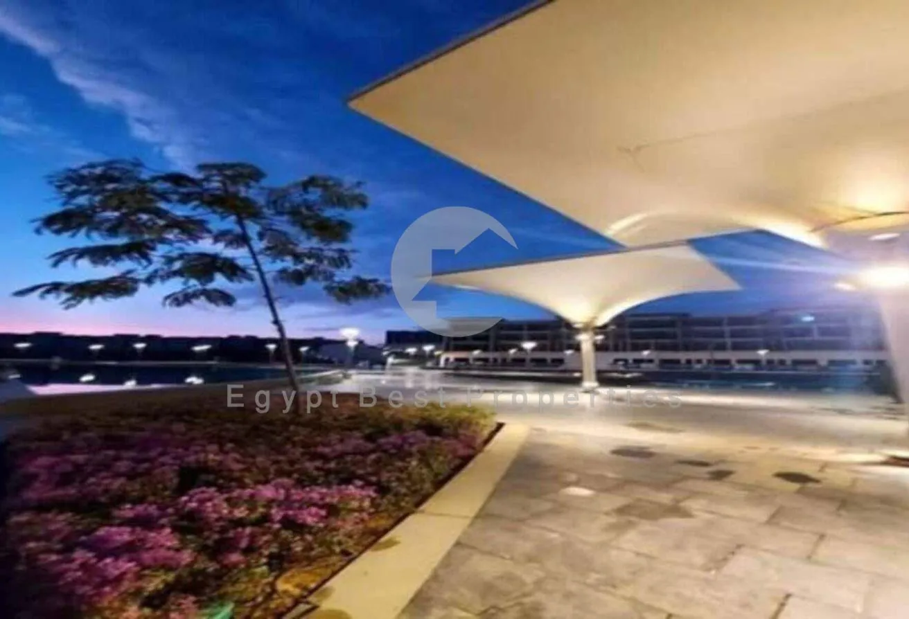 البيع في نيوم اكتوبر: للبيع TOWN HOUSE كامل التشطيب  بسعر شقة في كمبوند 