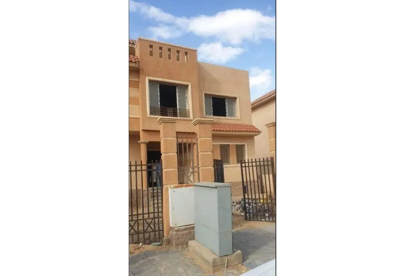 Sale in Al Shorouk Springs: Semi-finished with Hassan Allam -good price